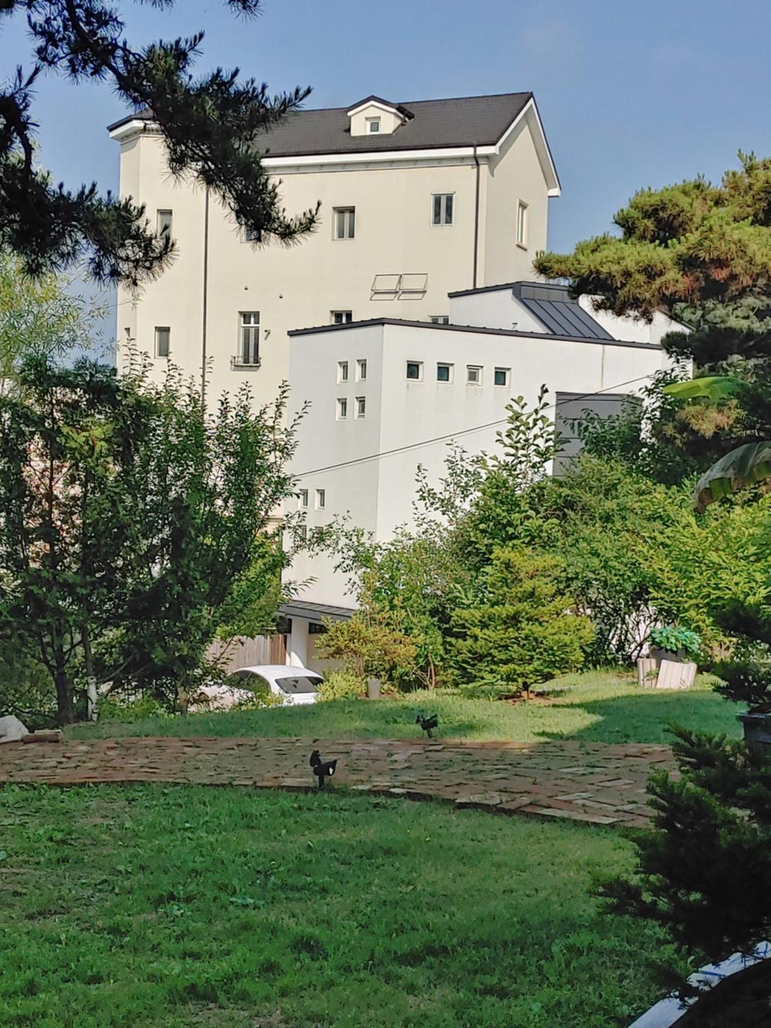 The Castle Stay Чунчеон Екстериор снимка
